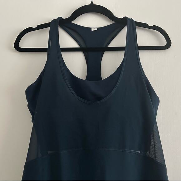 Lululemon Twist Around Tank – Size 8 C/D cup– Navy – Excellent Condition - Picture 4 of 9